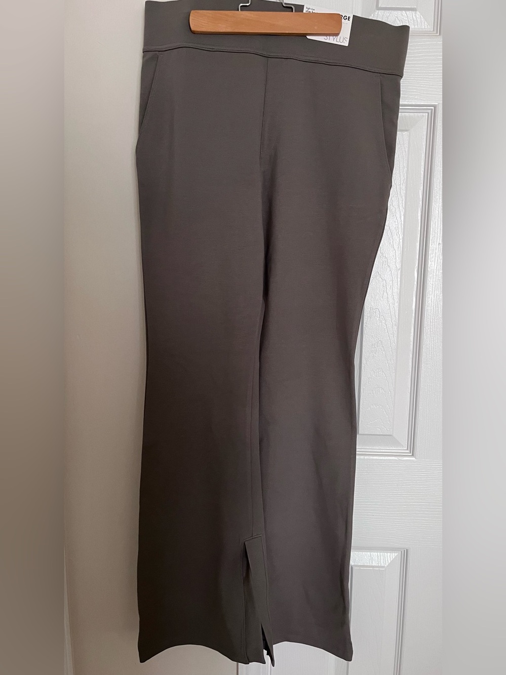 STYLUS Slim Bootcut Pants in Classic Mushroom NWT Size Large